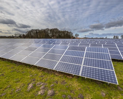 Energia de usinas solares supera termelétricas à carvão no Brasil